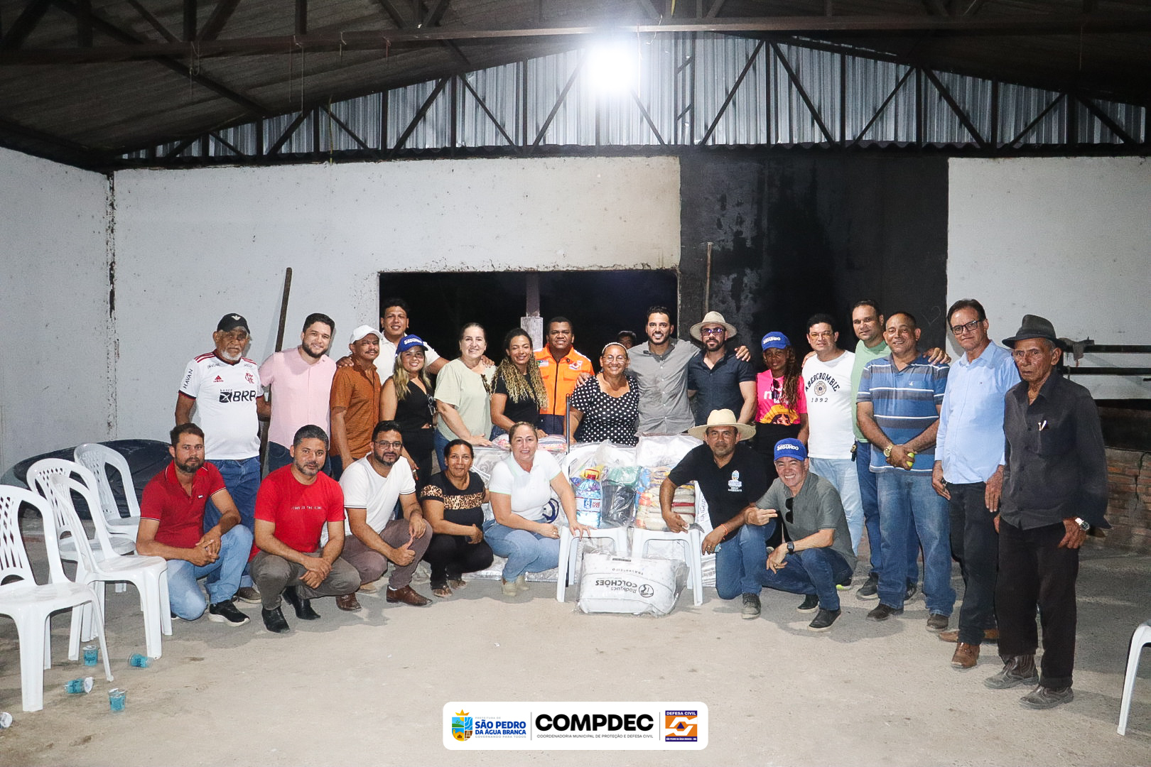 Defesa Civil realiza entrega de mantimentos a famílias ribeirinhas em São Pedro da Água Branca