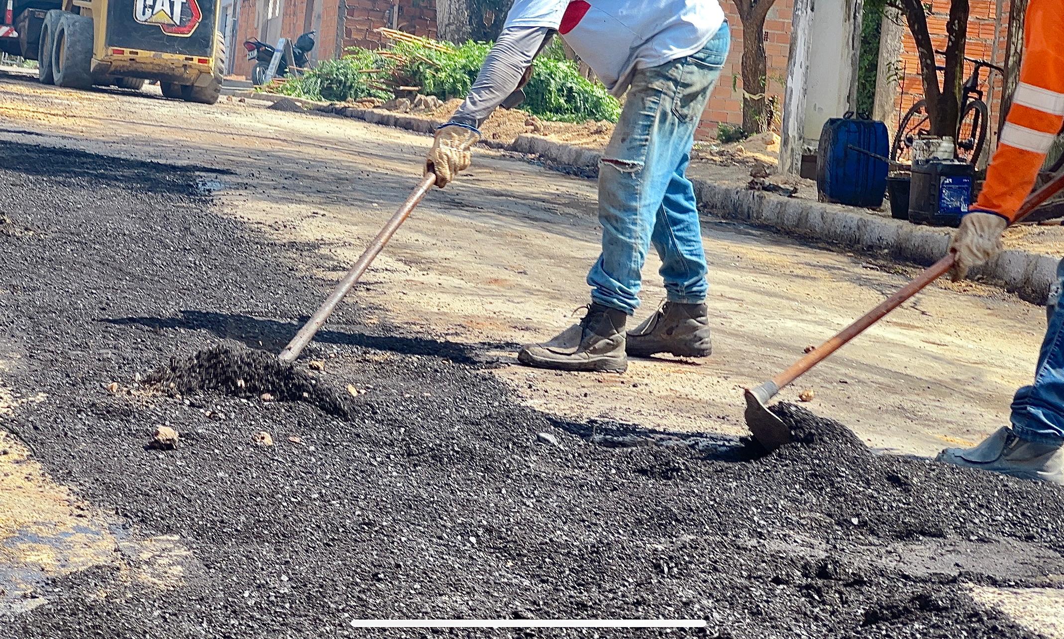 Prefeitura de São Pedro da Água Branca dá continuidade à operação Tapa-Buracos nas principais v...