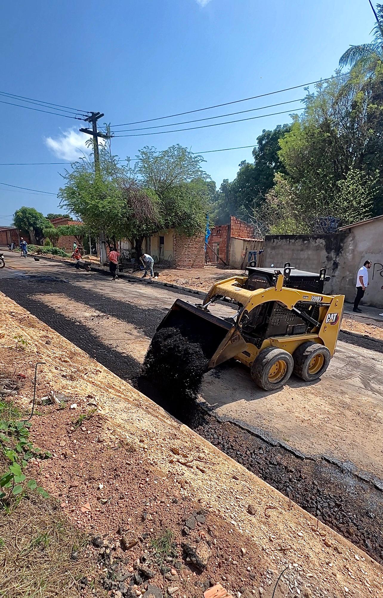 Prefeitura de São Pedro da Água Branca dá continuidade à operação Tapa-Buracos nas principais v...
