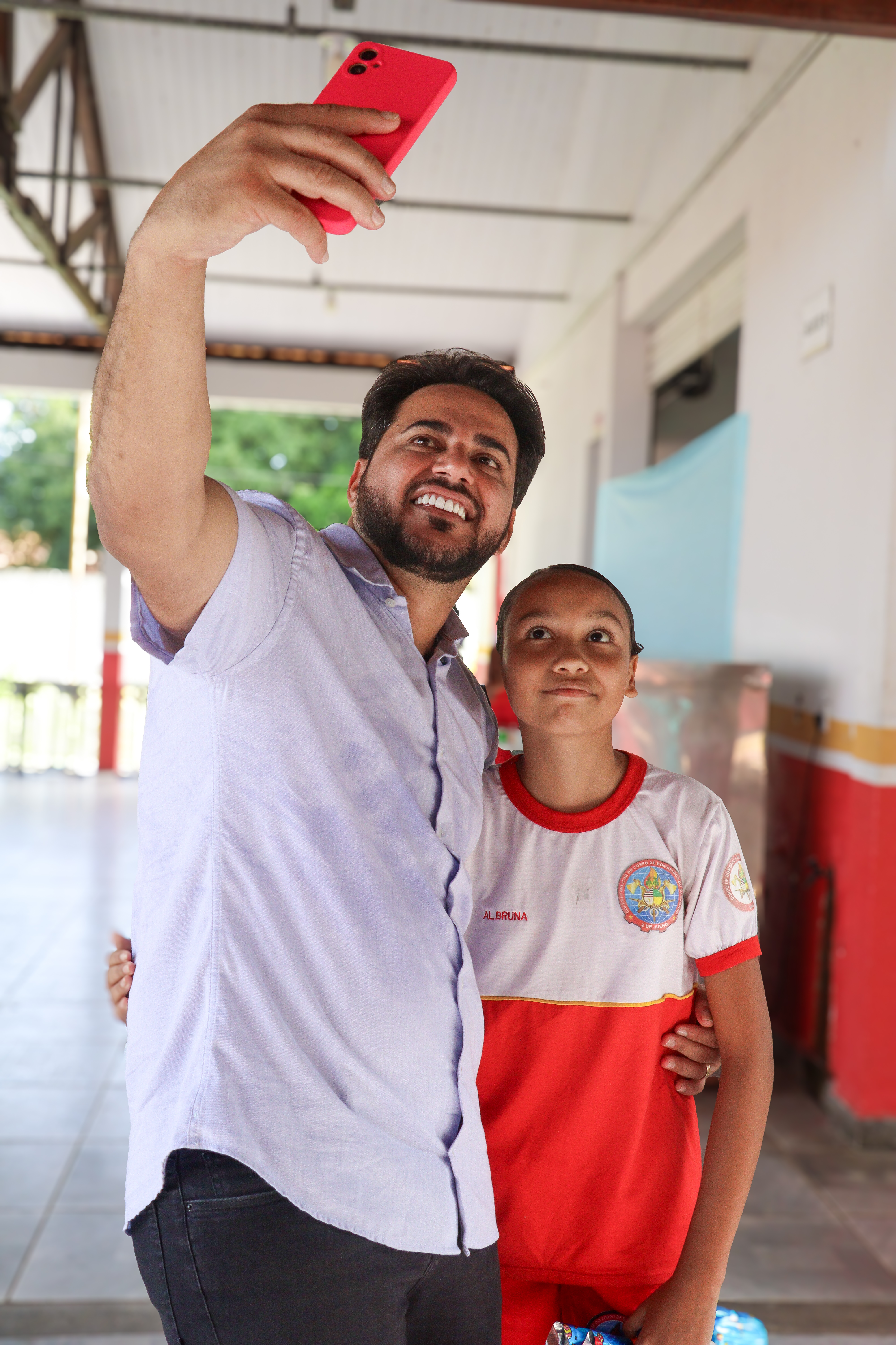 Entrega de Ovos de Páscoa nas Escolas Municipais: Um Momento de Alegria e União