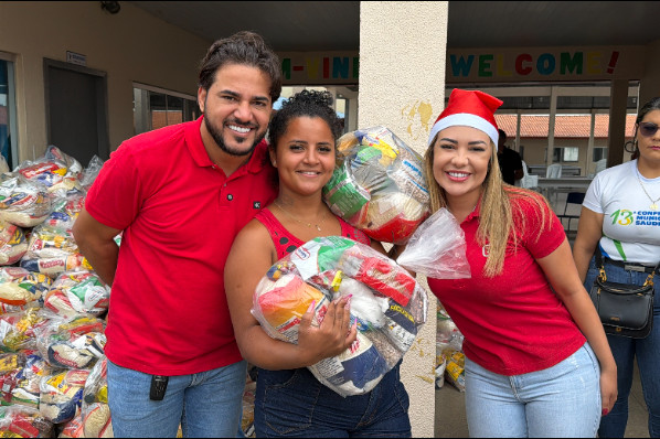 Prefeito de São Pedro da Água Branca realiza entrega de cestas básicas no Natal